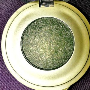 💚Senna Eyeshadow Color is fixation green💚